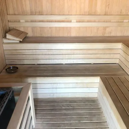 Secured Lux 1 + 1 - Gym, Sauna & Parking *